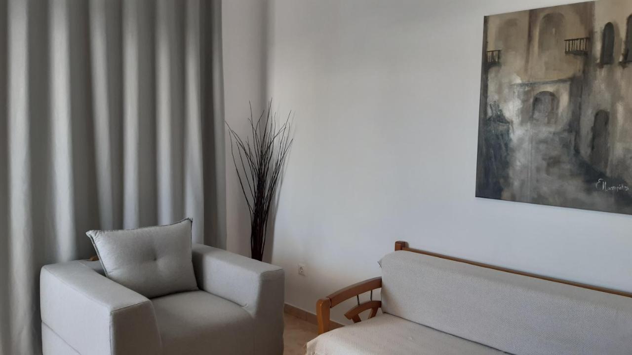 Matilda Milos - Cycladic Living Apartment Triovasalos Bagian luar foto