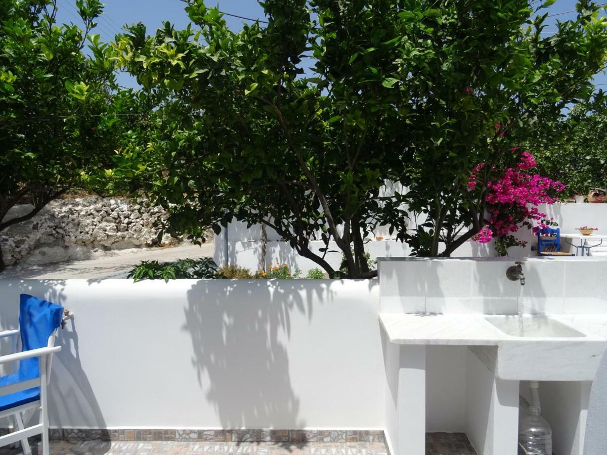 Matilda Milos - Cycladic Living Apartment Triovasalos Bagian luar foto