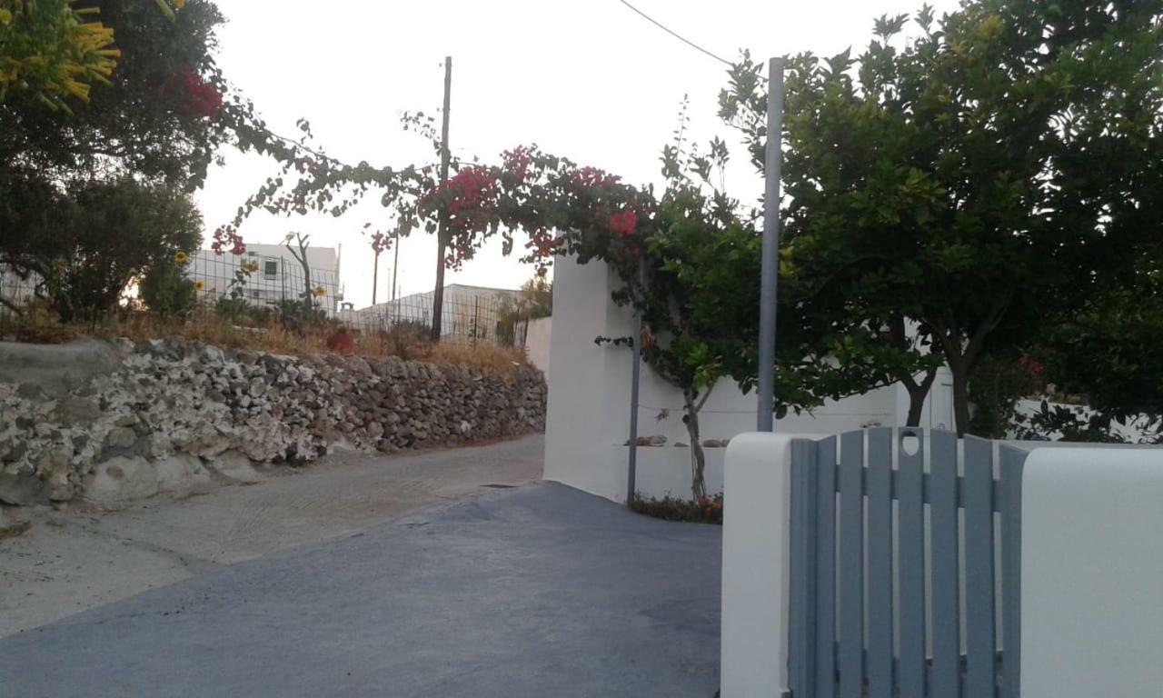 Matilda Milos - Cycladic Living Apartment Triovasalos Bagian luar foto